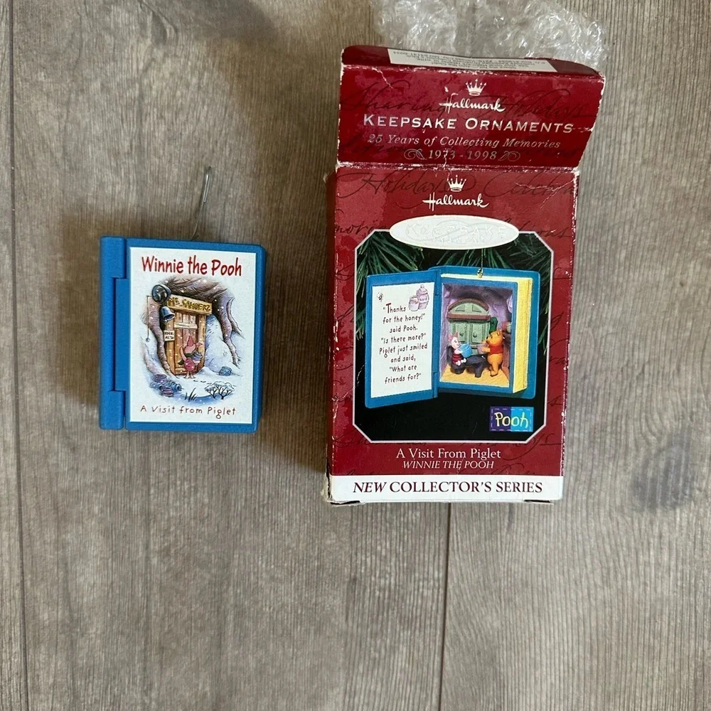 VTG Hallmark keepsake A Visit From Piglet winnie the pooh 1998 Ornament Disney